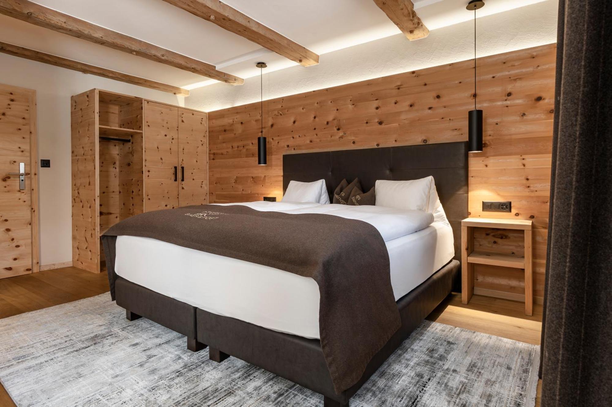 Baer & Post Hotel 3*